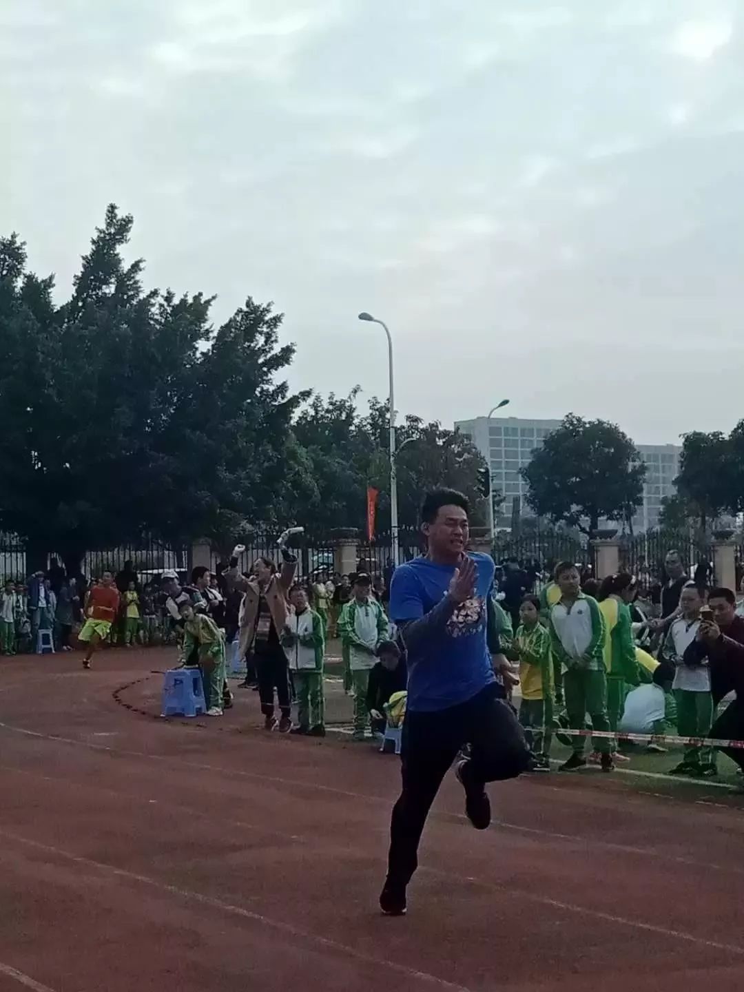 C7娱乐-上海队苦练谅解，坚决奋斗，努力前行的简单介绍