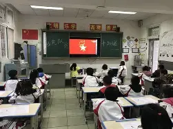 C7娱乐-队员们团结一心为了共同的目标奋斗！(少先队员的目标简短)