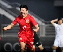 关于阿贾克斯狂胜对手,轻松晋级赛场逆袭精彩的信息 关于阿贾克斯狂胜对手,轻松晋级赛场逆袭精彩的信息